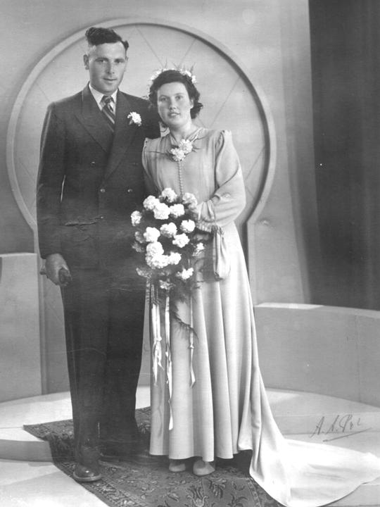Gijs & Sien bij hun huwelijk in 1949